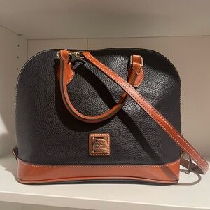 Beautiful bag spacious interior!